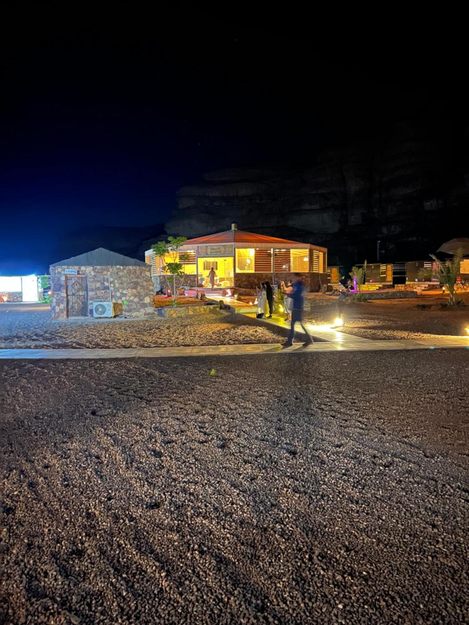 Revan Rum Luxury Camp وادي رم المظهر الخارجي الصورة